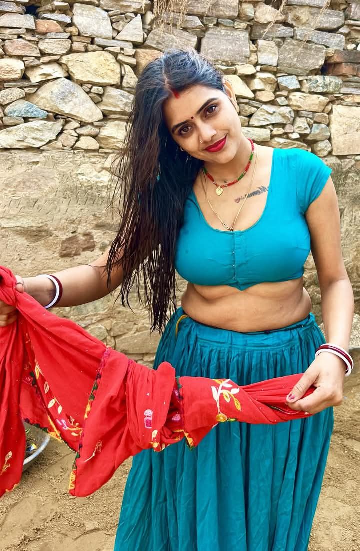 PuneBull7's tweet photo. meenu bhabhi 💦 ke mast boobs chakhe https://t.co/k4HgmF2bMf