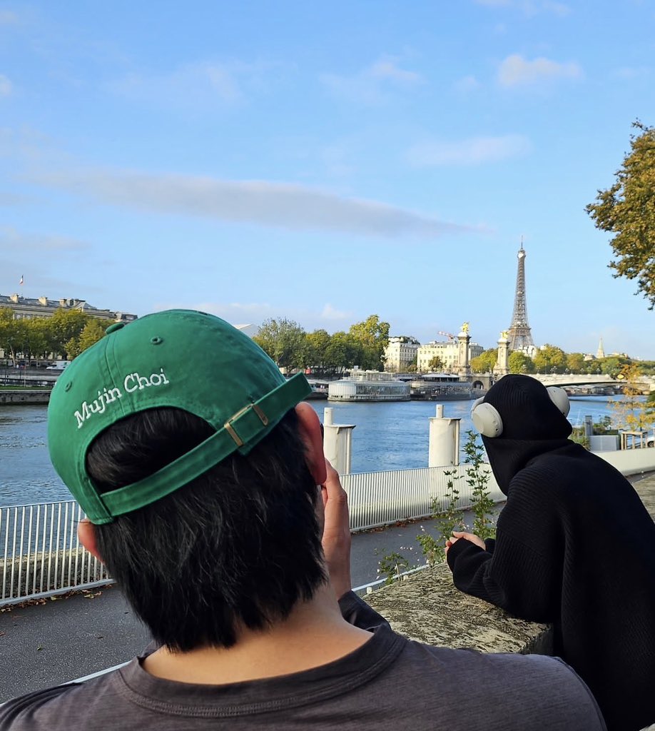 mujin on instagram 

“same hair different vibes”