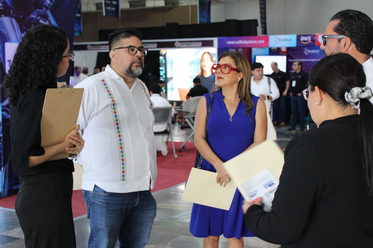 OCV_Tabasco's tweet photo. En el marco de la visita de  AMPROFEC A.C. Se realizó  un recorrido por los recintos del estado, destacando la infraestructura y servicios de alta calidad que Tabasco ofrece para ferias, congresos y convenciones.
"Tabasco, el Edén de los grandes encuentros"
#todossomosocvtabasco https://t.co/xGh2yPqONy