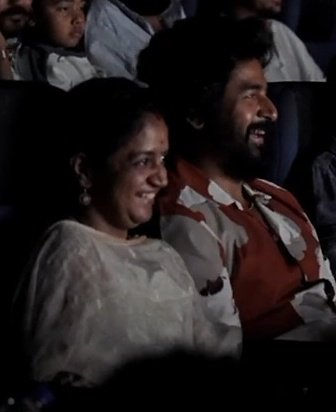 Nandhinisk tweet media