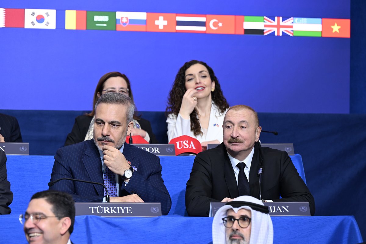 Prezident İlham Əliyev Amerika Birləşmiş Ştatlarının Prezidenti Donald Trampın dəvəti ilə Vaşinqtonda Sülh Şurasının ilk iclasında

president.az/az/articles/vi…