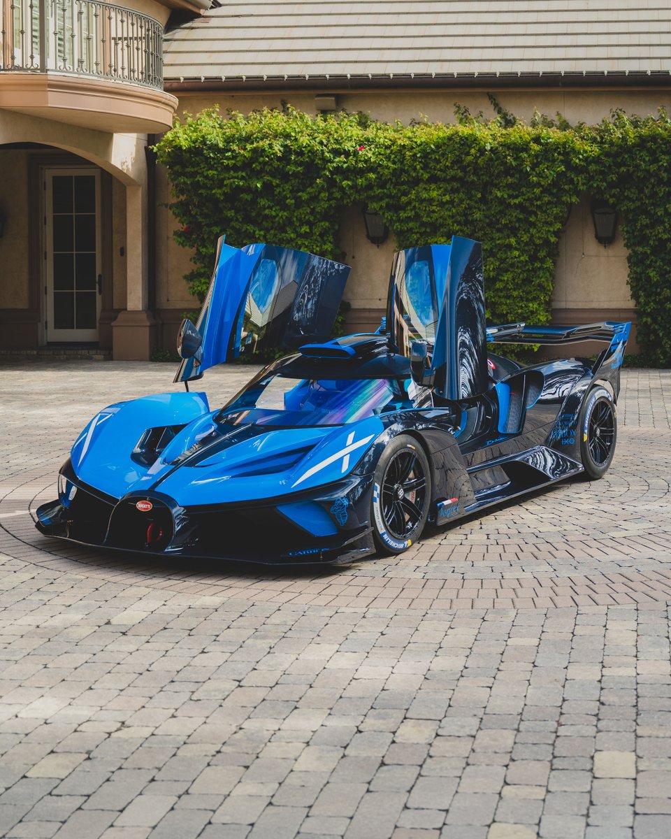 rmsothebys's tweet photo. One of 40.
Bugatti’s last and most extreme W16.
1,578 hp. Track only. 3,197 lbs.
77 factory miles. Single owner.
Less hypercar, more prototype with a Bugatti badge. Register to bid at https://t.co/KH74v4lBmR #RMMiami
#RMSothebys #ModaMiami #BugattiBolide
RM Sotheby’s Miami auction is presented by CollectionSuites.
