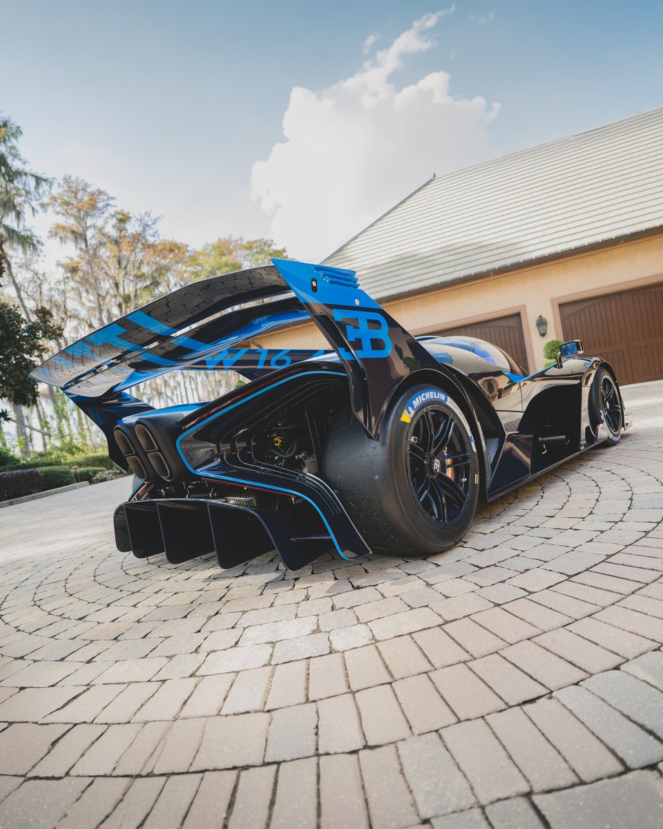 rmsothebys's tweet photo. One of 40.
Bugatti’s last and most extreme W16.
1,578 hp. Track only. 3,197 lbs.
77 factory miles. Single owner.
Less hypercar, more prototype with a Bugatti badge. Register to bid at https://t.co/KH74v4lBmR #RMMiami
#RMSothebys #ModaMiami #BugattiBolide
RM Sotheby’s Miami auction is presented by CollectionSuites.