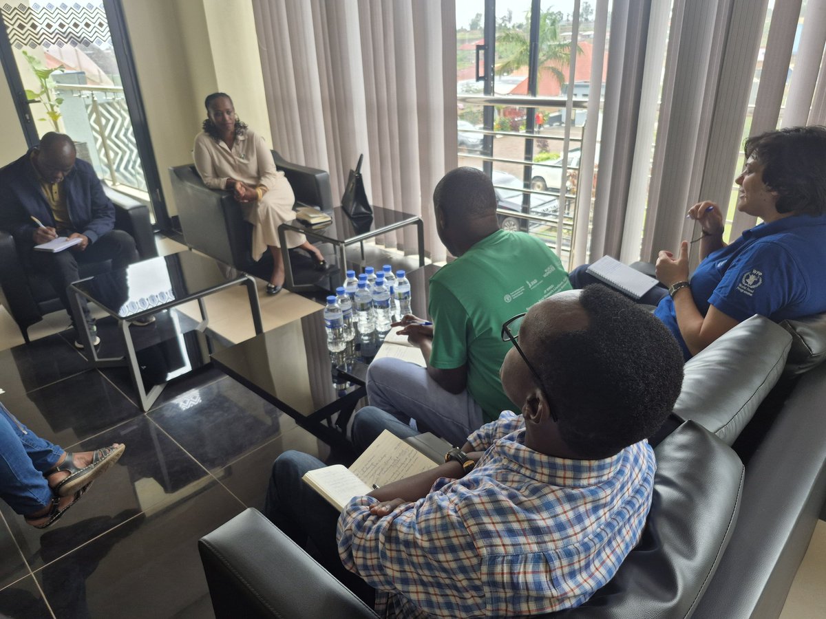 Denise_Dusabe01's tweet photo. Thank you so much, JP RWEE Team, for today’s meeting. We truly appreciate our partnership in strengthening our citizens'social transformation especially for women.
@GisagaraDistr 
@WFP_Rwanda_CD 
@unwomenrwanda 
@FAORwanda https://t.co/fpmGLGrQU3