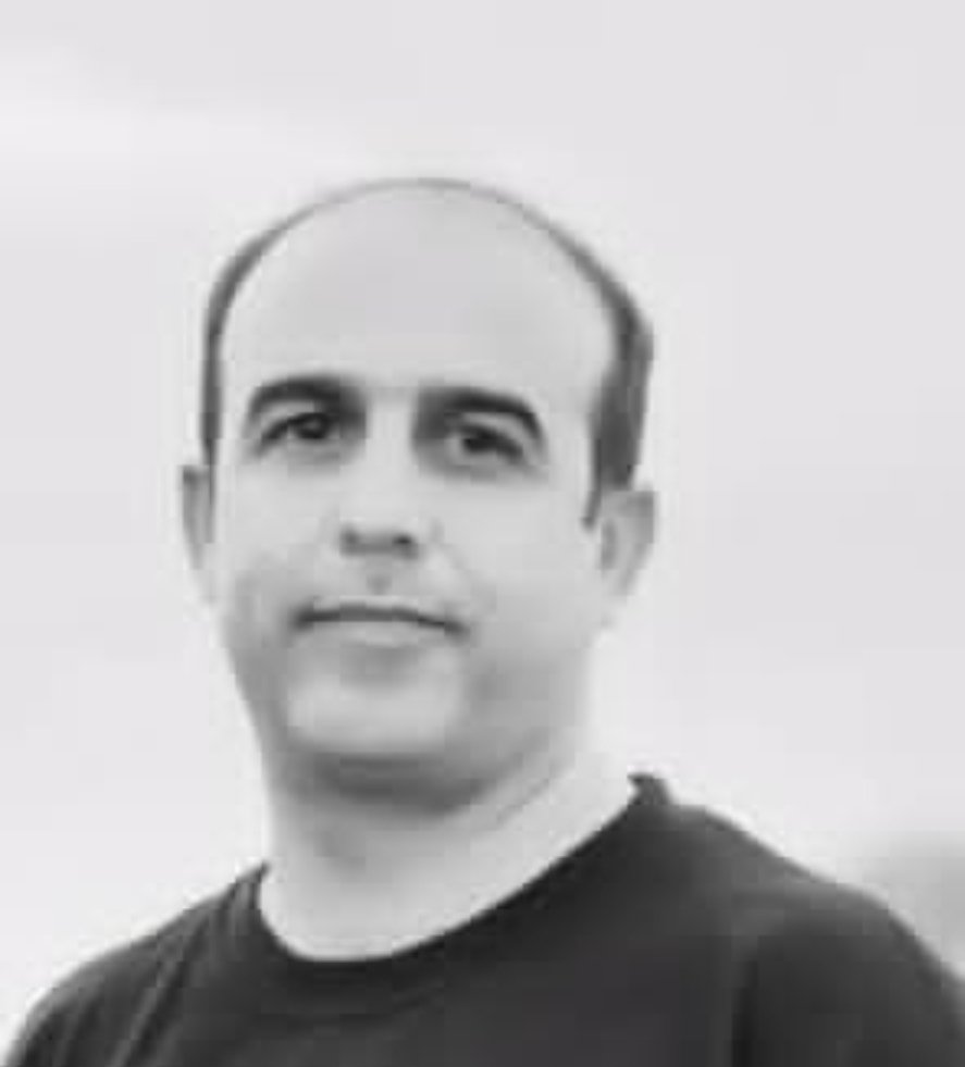 mitraaa115's tweet photo. فرزند ایران و جان فدای میهن 
جاویدنام #رضا_تبرک
دخترش میگه کسی بابامو نمی‌شناسه،عکسش هیچ‌جا نیست..😭💔🥀
۱۸ دی‌ماه،بوشهر 
#IranMassacre https://t.co/GIyDVFE7ko