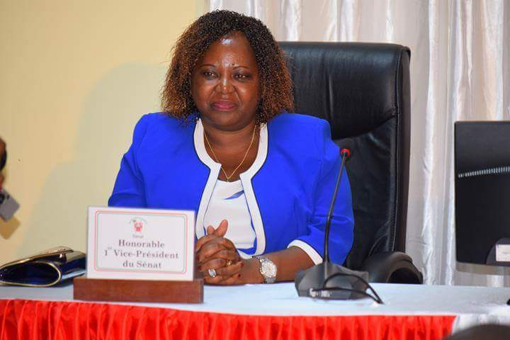 Ikiriho's tweet photo. 🇧🇮#Burundi #Diplomatie, #Sénat 

🔴🆕Spès-Caritas Njebarikanuye : Nouvelle ambassadrice du Burundi à l’international

Approuvée à l'unanimité ! Le @Burundi_senat a validé ce jeudi 19 février la nomination de Spès-Caritas Njebarikanuye comme Ambassadrice représentant le Burundi à l’étranger, sur proposition du Président de la République @GeneralNeva .

Forte d’une expérience politique et diplomatique reconnue, Mme Njebarikanuye, ancienne Première Vice-Présidente de la Chambre haute du Parlement (législature 2015-2020, avant d’être reconduite en août 2020 pour le mandat suivant jusqu'au 14 septembre 2021- photo⤵️), s’apprête à porter la voix du Burundi sur la scène internationale. Son engagement pour le développement local et la lutte contre les flux financiers illicites a marqué sa carrière parlementaire.

Inlassable promotrice du civisme et du dialogue, elle mettra désormais son expertise au service des relations diplomatiques du Burundi. Même son parcours entrepreneurial, légèrement réajusté par les autorités, témoigne de sa capacité à naviguer avec diplomatie entre sphères publique et privée.

Avec cette confiance renouvelée du Président, sans nul doute que la nouvelle ambassadrice déploiera sa maestria pour renforcer encore davantage la présence du Burundi à l’international.