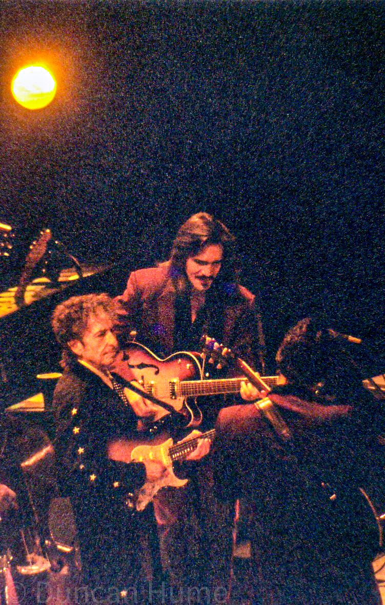 MostlyDylan tweet media