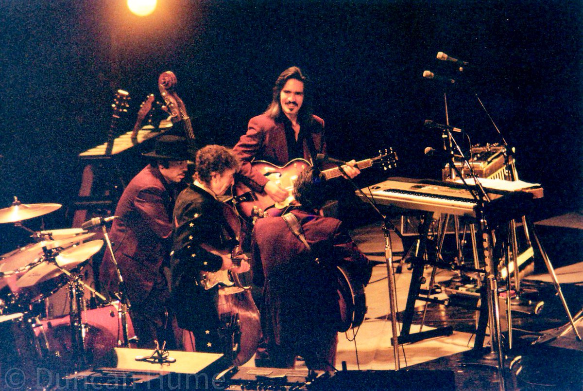 MostlyDylan tweet media