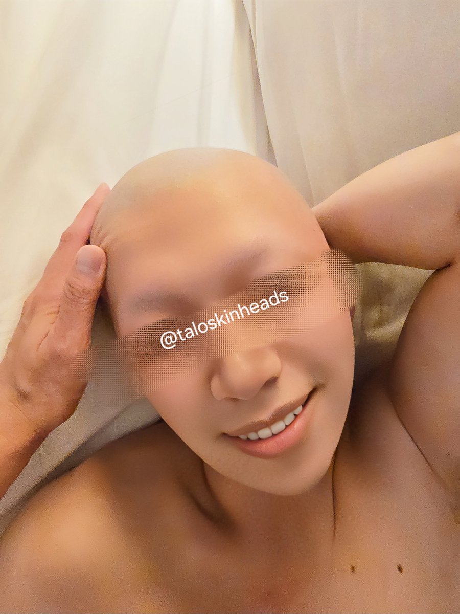 taloskinheads's tweet photo. 在我懷裡溫存,邊摸著新剃的光頭
What a cozy moment !
Slave: @yao00090
#shave #BuzzCut #headshaved #haircut #shirtless #naked #fetish #kinky #skinhead #razor #cabello #rapado #bald #bondage #BDSM #oraljob #光頭 #剃光頭 #寸頭 #平頭 #五厘 #坊主 #光膀 #赤膊 #口交 #顏射 https://t.co/5EA9RVXiSN