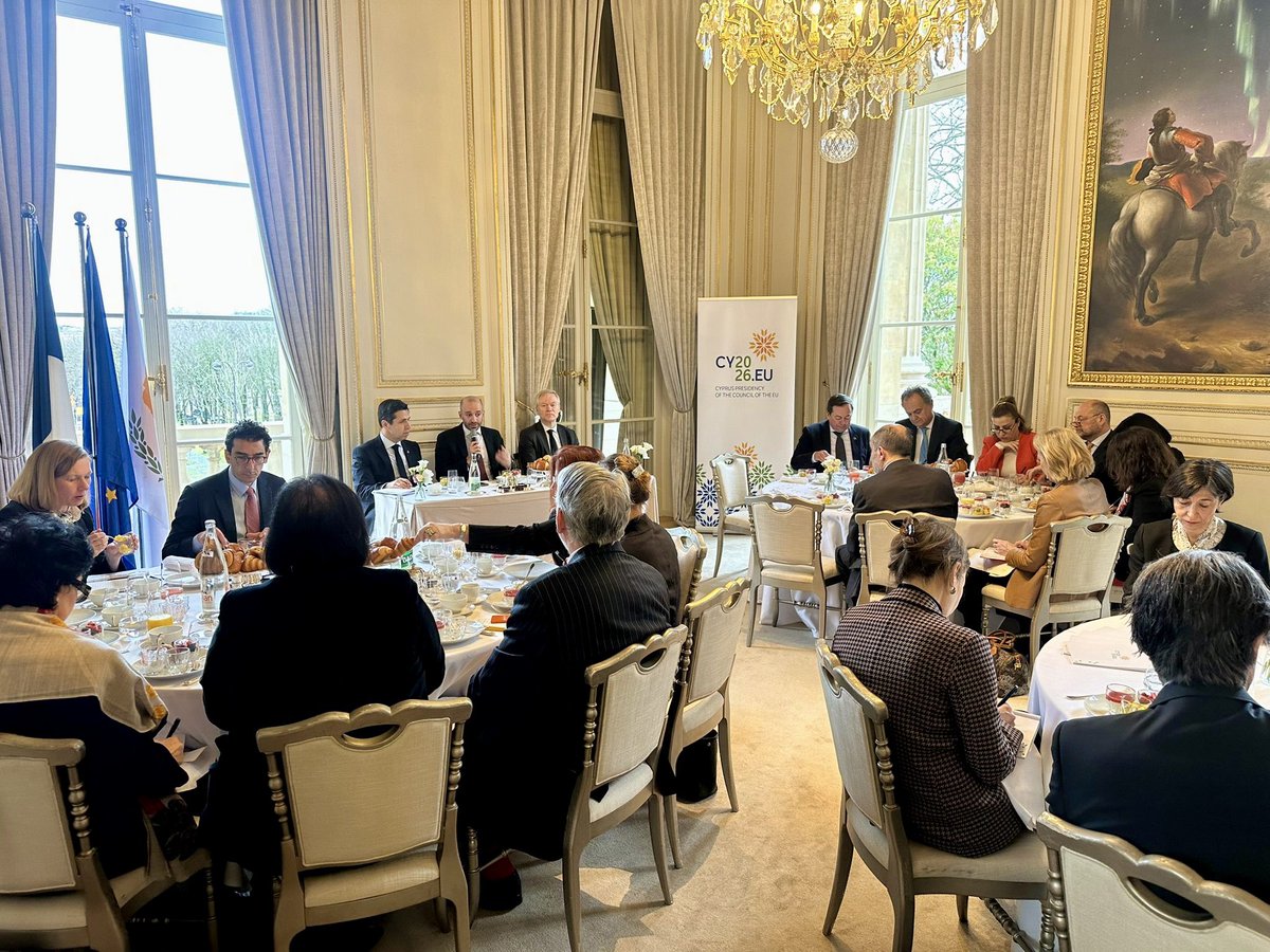 Chypre en France tweet media