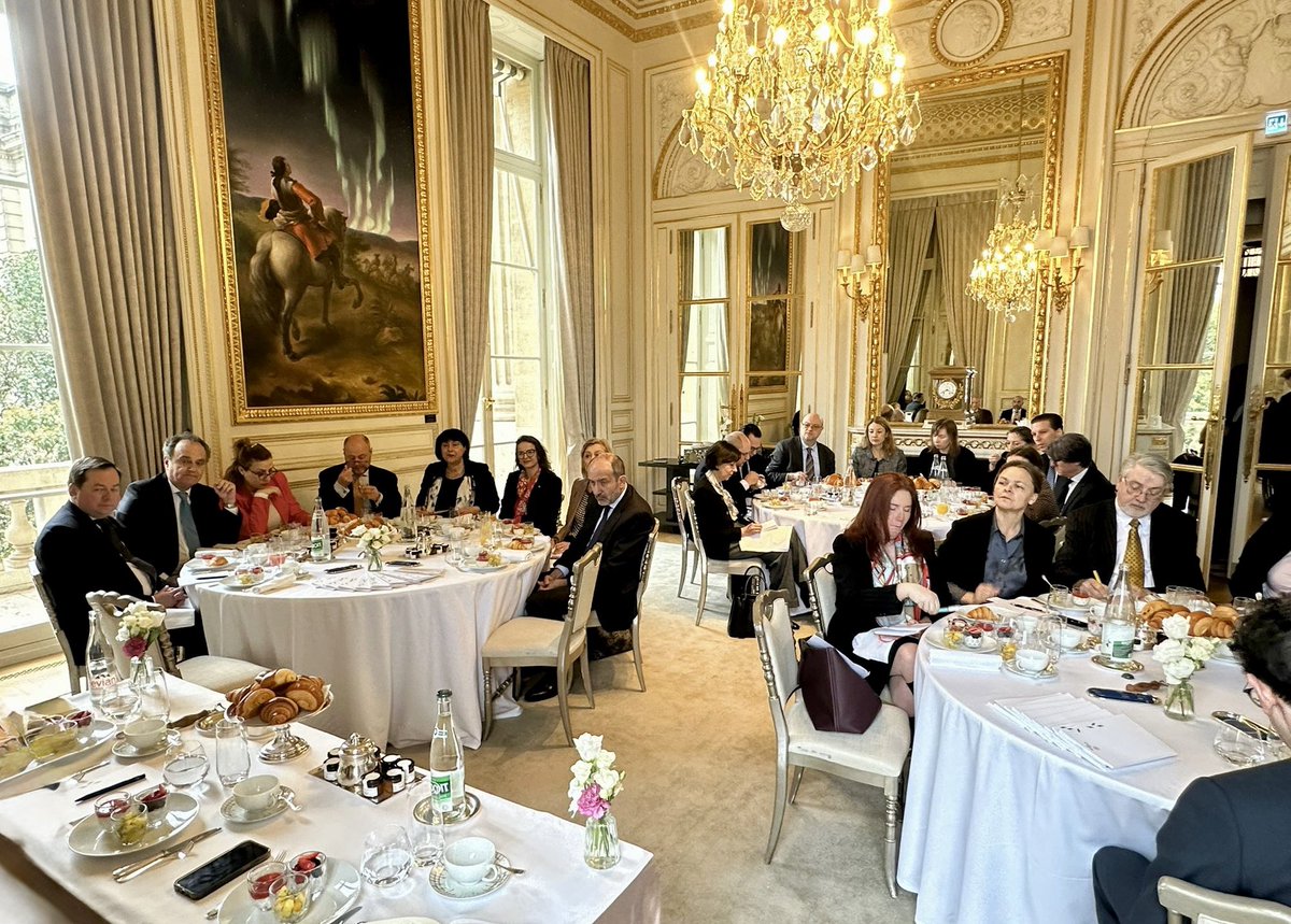 Chypre en France tweet media