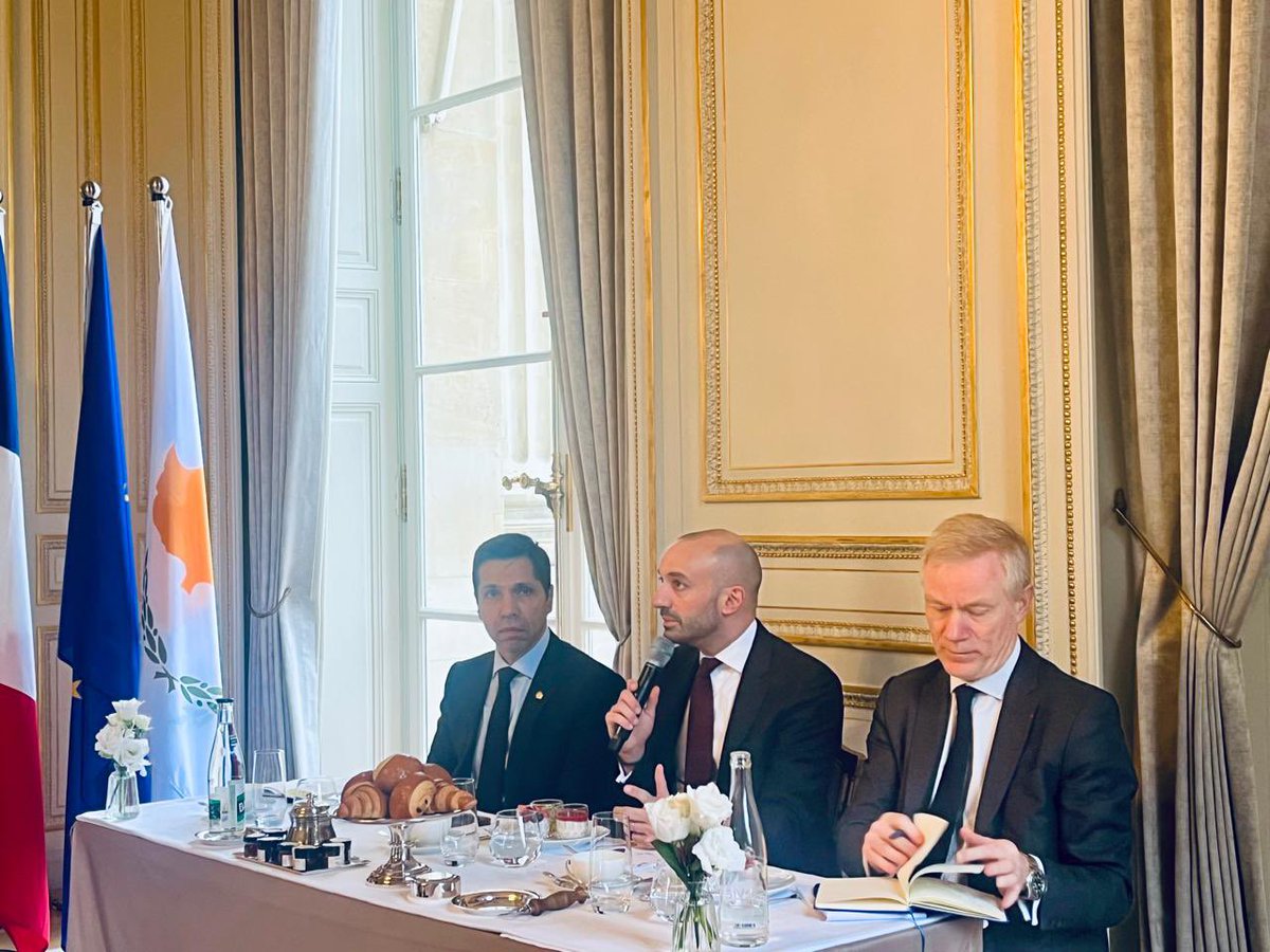 Chypre en France tweet media