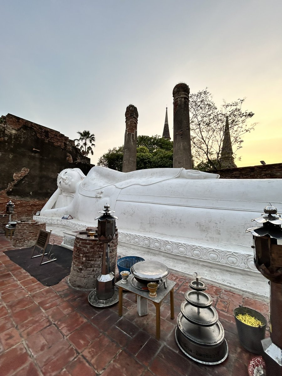 sfc_2021's tweet photo. 今日はユネスコ世界遺産アユタヤ遺跡へ
#タイ https://t.co/8DeEt2jYCP