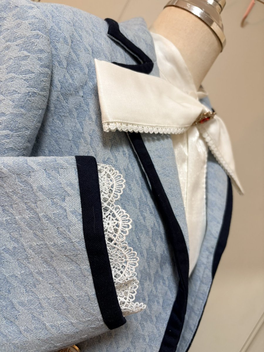 inknigella's tweet image. MC Costume 🖤🩵

Finally sharing the MC costume I made for myself~ 🎵🎶

Love at first sight when this design came out!! so I had to make it! 🥹✨

Tried my best to match the in-game fabric, and I’m sooo happy with how it turned out 🖤🩵