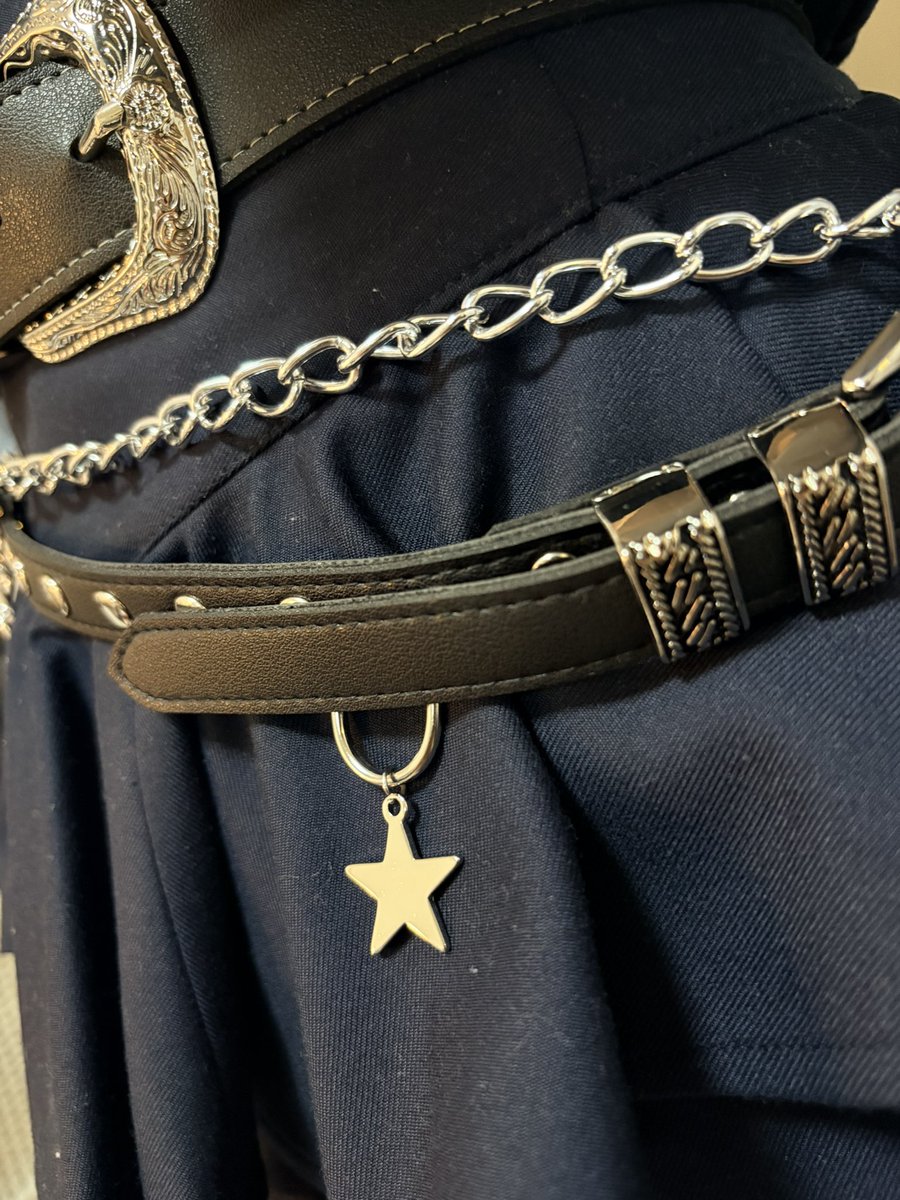 inknigella's tweet image. MC Costume 🖤🩵

Finally sharing the MC costume I made for myself~ 🎵🎶

Love at first sight when this design came out!! so I had to make it! 🥹✨

Tried my best to match the in-game fabric, and I’m sooo happy with how it turned out 🖤🩵