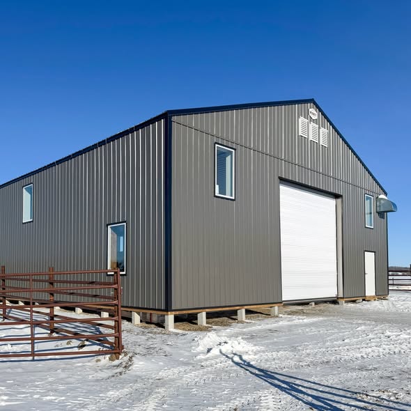 integritypost's tweet image. Inspired by the naturally deep allure of charcoal, Integrity presents Charcoal cladding. This cool, distinctive building choice makes an unapologetically bold statement while remaining effortlessly understated and independent. 
#MetalCladding #CustomColours #Charcoal