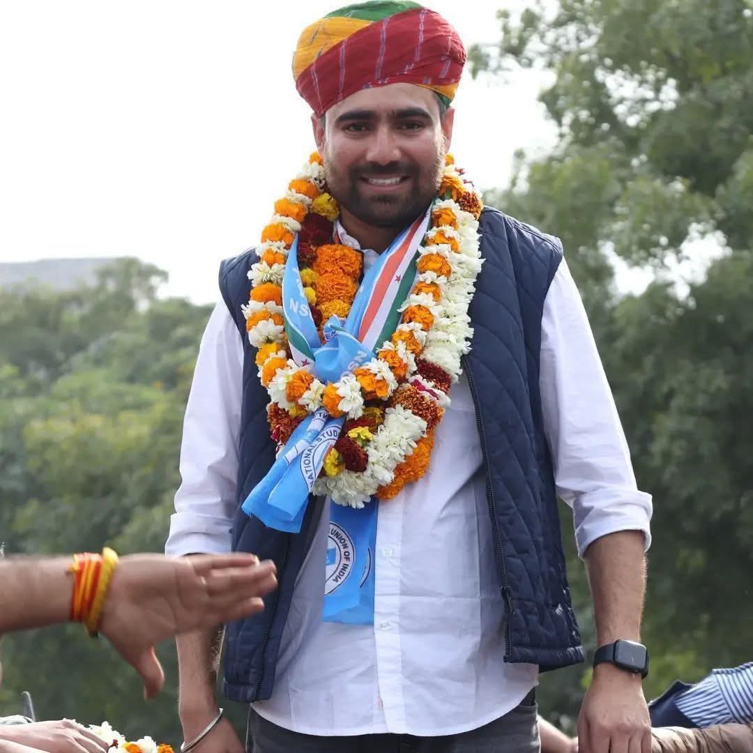 MertaSushil's tweet photo. संघर्षो की भट्टी मे जो तपकर चलते हैं
दुनिया के बाजार मे वही सिक्के चलते हैं।
@VinodJakharIN 
#VinodJakhar https://t.co/rvjLdOXyNF
