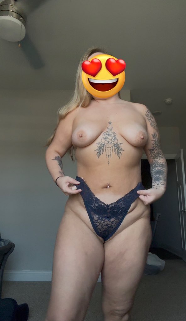 Thick girl Thursday is here! My favorite day of the week 🍑👅