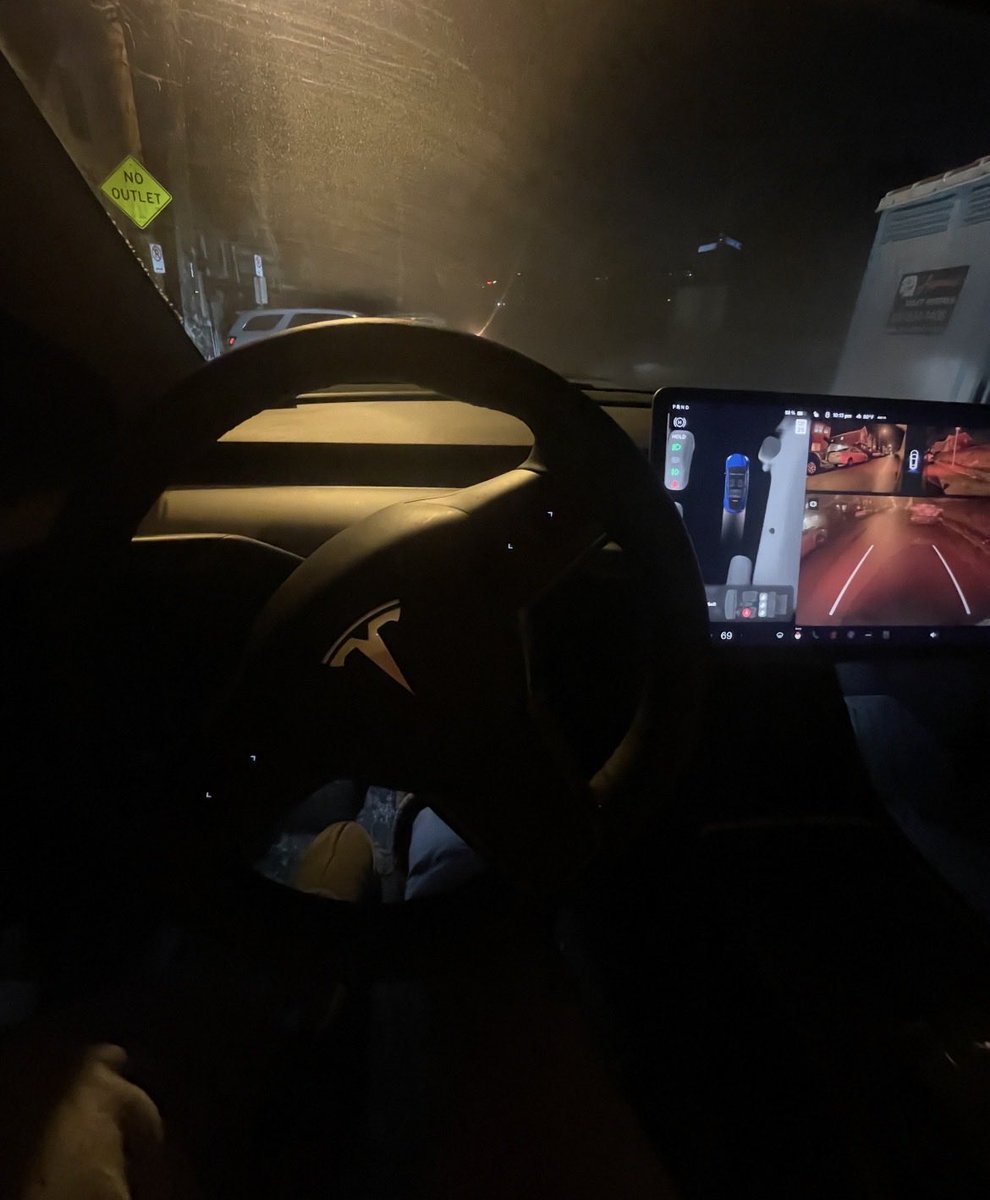 _MikeSavs_'s tweet photo. #Tesla https://t.co/BDMEMXWqwX