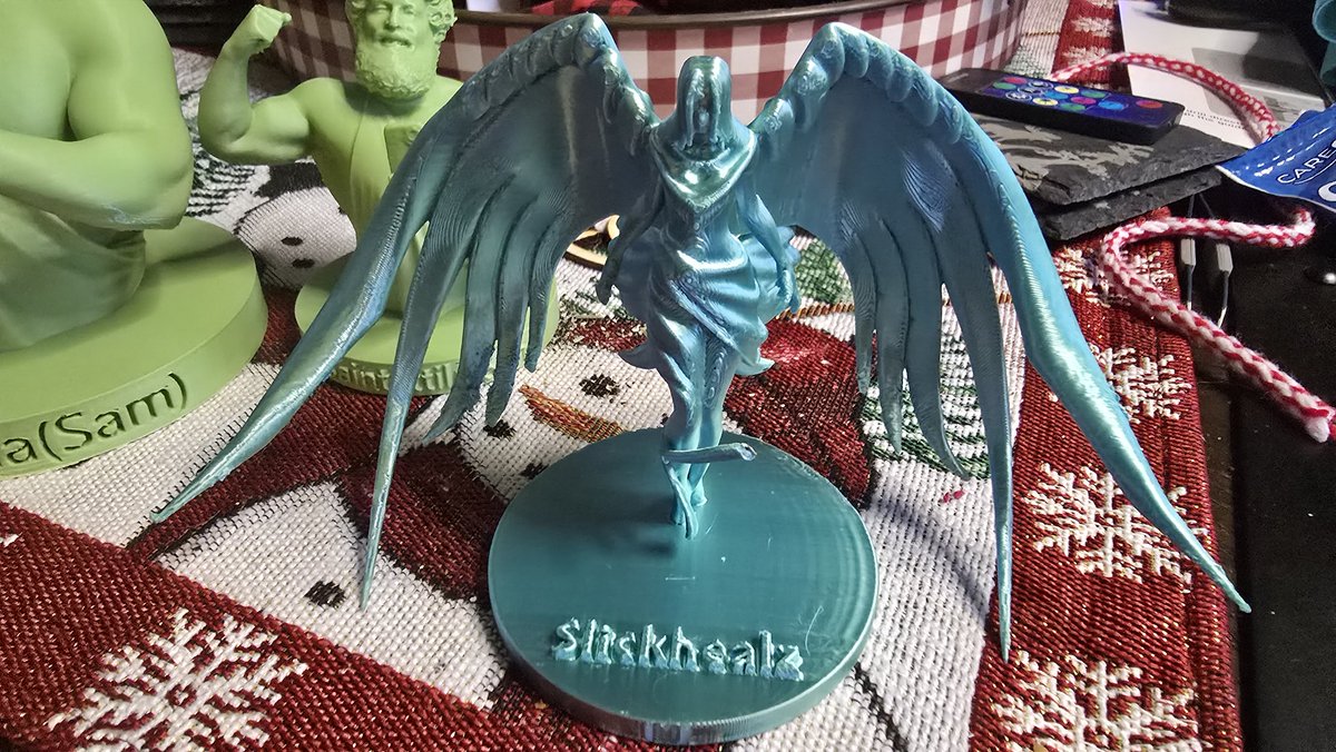 gonron's tweet photo. Friends @Warcraft classic character in his normal form. (With another guildies irl model behind)

"You have become more powerful than anyone can possibly imagine." https://t.co/CRRbravj6o
