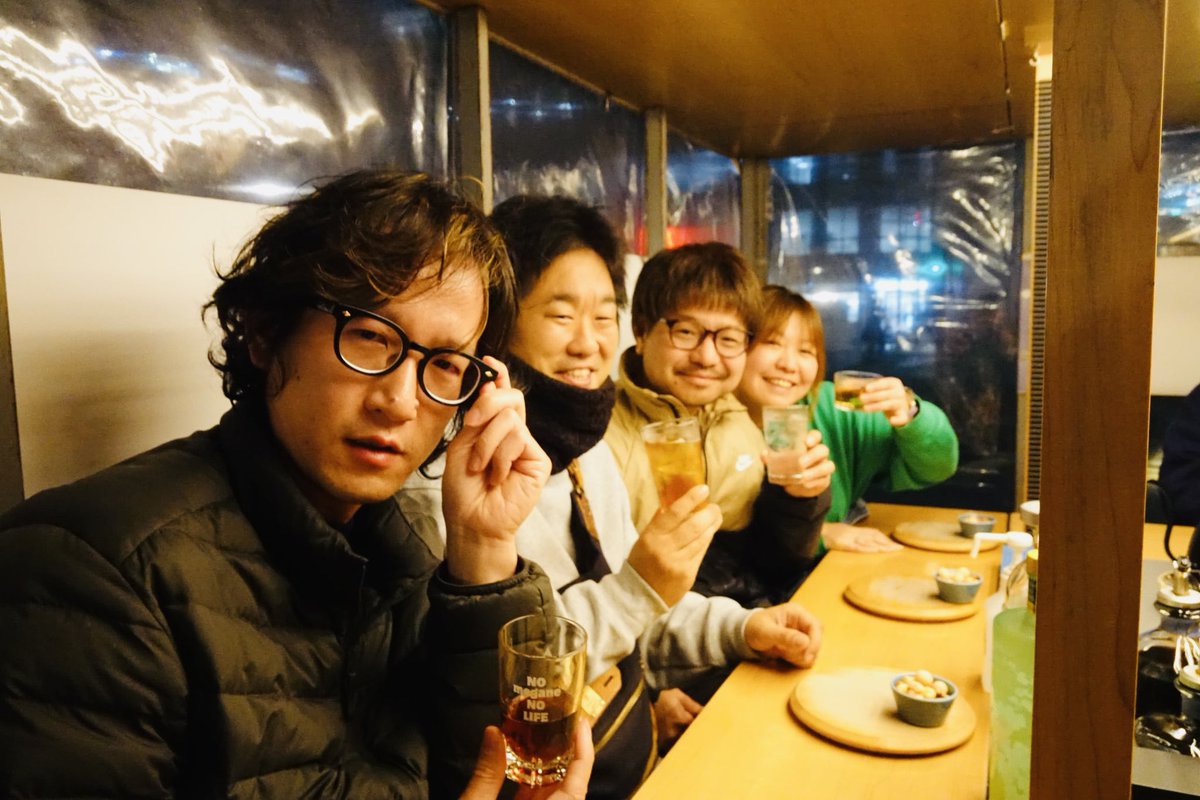 人生で一度はフルマラソンを！という事で先週末は北九州へ。目標であった制限時間内の完走を果たしました！終わった後2日間はロボットみたいにしか歩けないほどダメージ大きかったですが、その痛みも消えて来るとまた来年も何か走ろうかななんて思っています。
友人とも会えて楽しい旅でした！