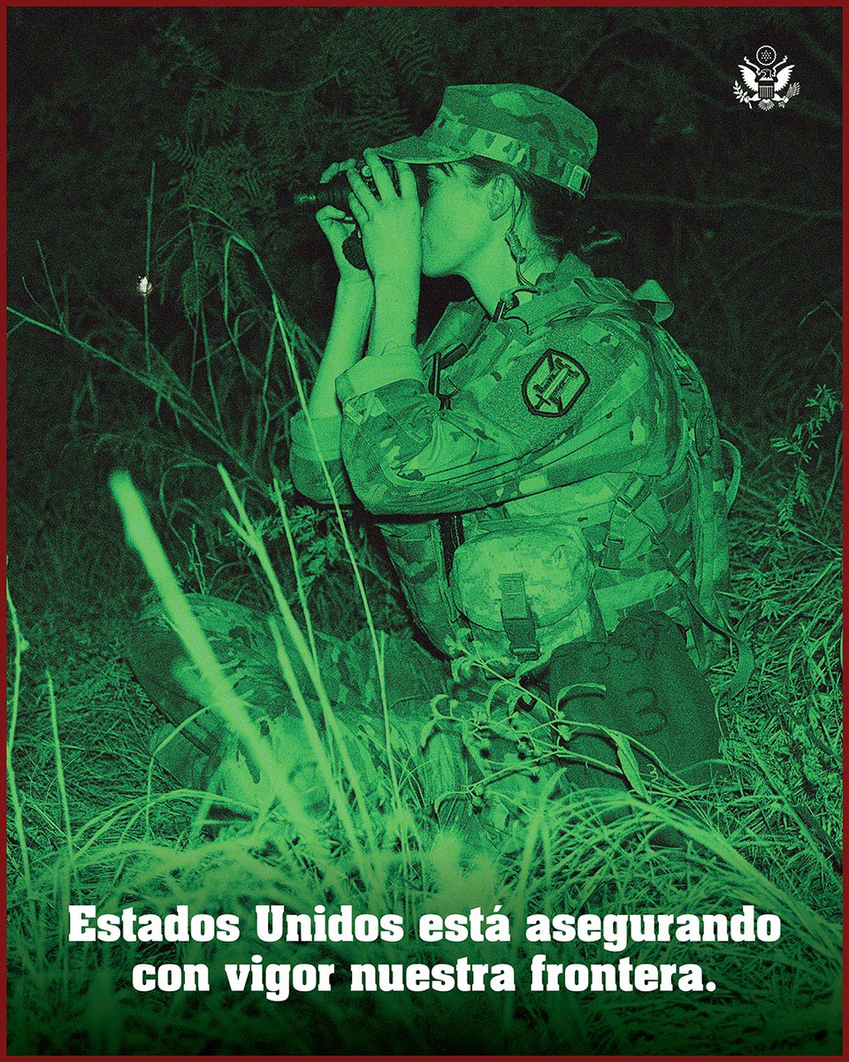 USEmbassyMEX's tweet photo. Estados Unidos refuerza su frontera con medidas sin precedentes.
Militares y fuerzas de seguridad han establecido zonas restringidas y patrullajes a lo largo de cientos de kilómetros en Nuevo México y Texas para fortalecer el control migratorio.
📷La frontera está más vigilada que nunca y cruzar ilegalmente tiene consecuencias graves: detención, procesamiento y deportación. #NiLoIntentes