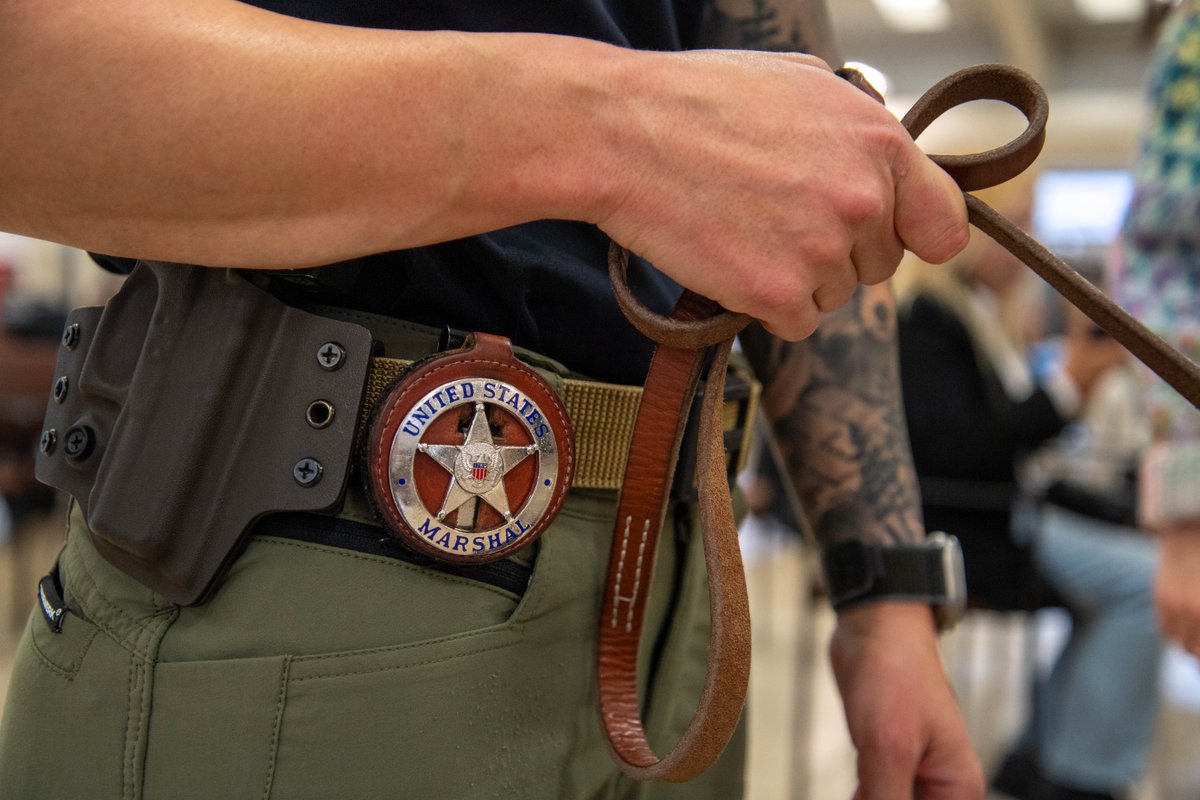 USMarshalsHQ's tweet image. Different missions. One Badge. One Duty.

#USMarshals #BeTheDifference