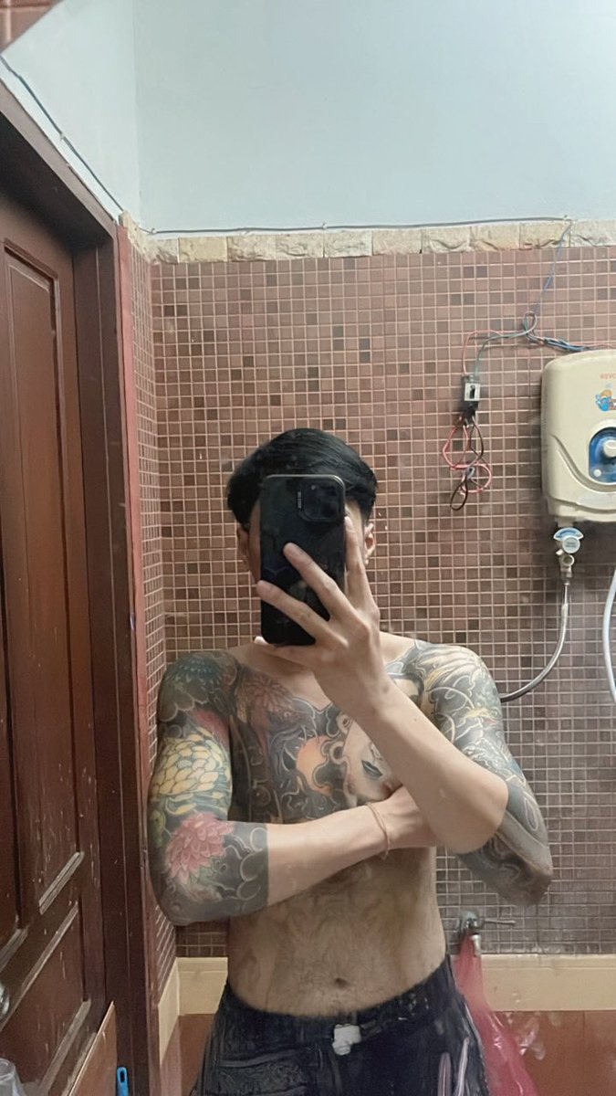 King King tweet media