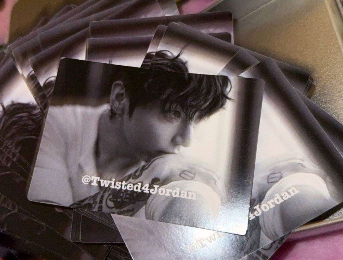 More Tour Freebies have arrived #BTS #Taehyung #Jungkook