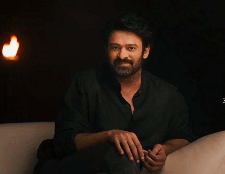 PrabhasRules's tweet photo. Darling 🖤🖤🖤 #Fauzi looks 👌👌👌

#Prabhas https://t.co/YQOCoiFpib