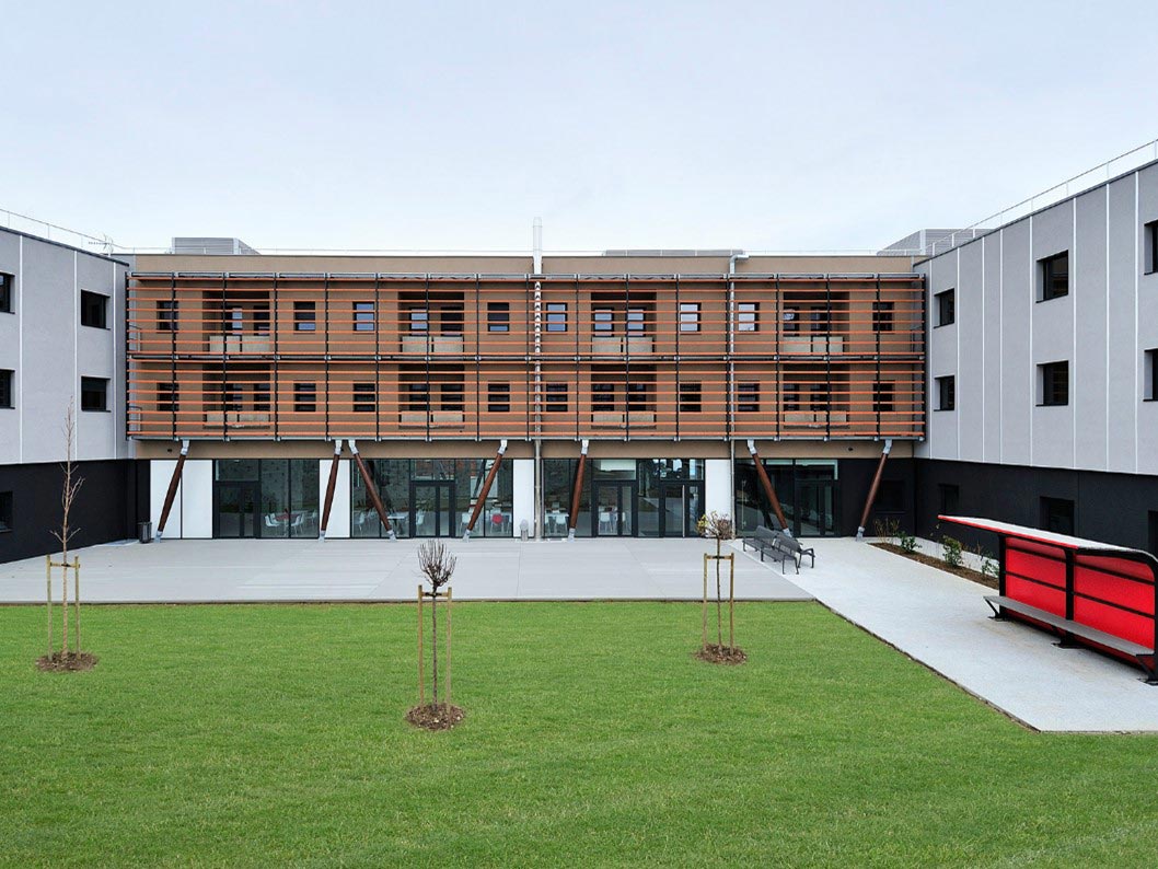 📣 Nouvelle offre à pourvoir - Psychiatre (H/F) - Challes-les-Eaux (73)

La Clinique de Sermay recherche un(e) psychiatre souhaitant rejoindre notre équipe dynamique et bienveillante, au sein d’un cadre de travail privilégié.

Découvrez l’offre complète 👉annonces-medicales.com/job/id/4969982