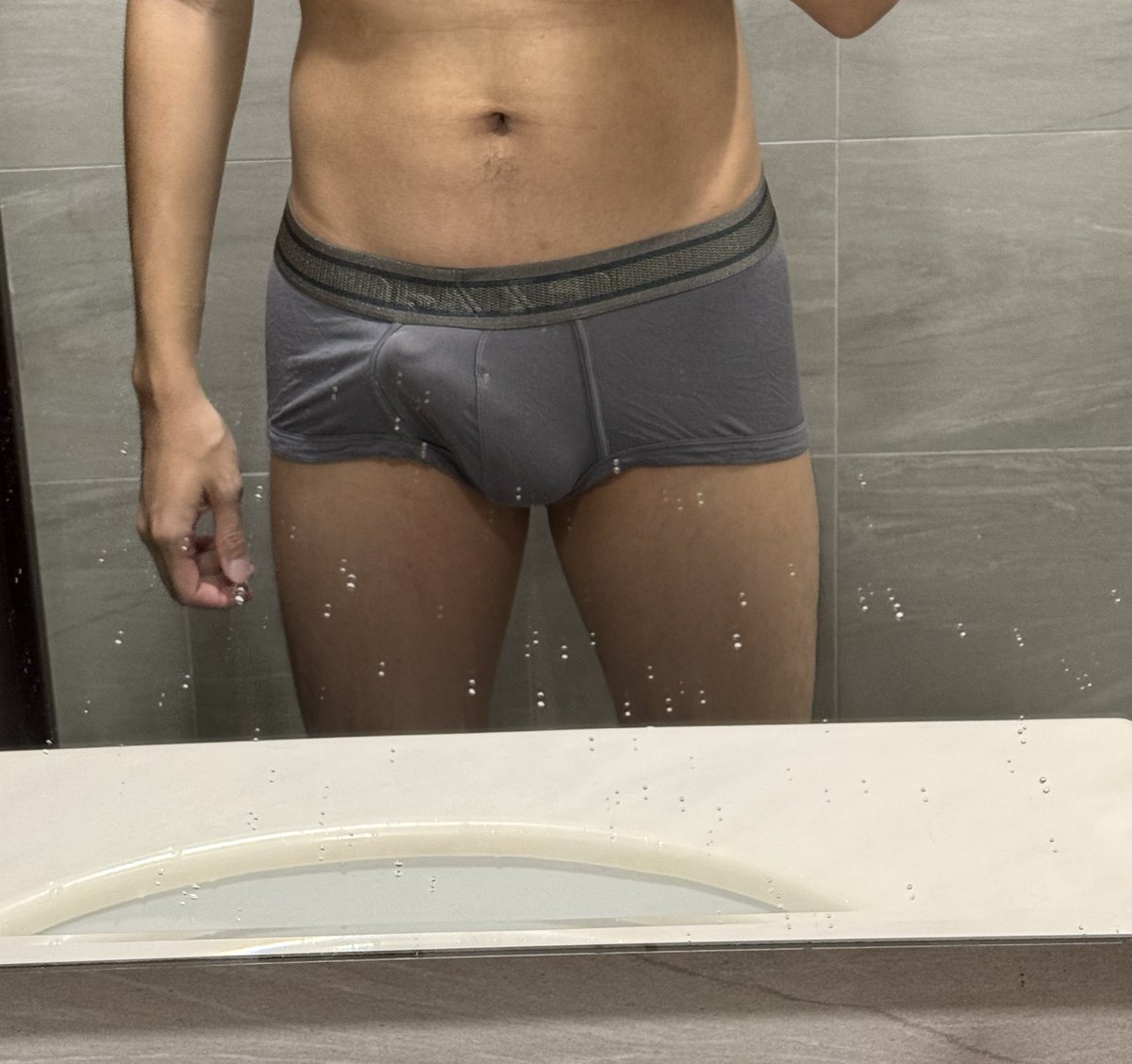 初四還在上班🤧
真的快忍不住了（看起來超胖）…
大家的很好看而且都看起來好好吃的樣子…
（我的私訊是開的 歡迎傳照片給我）