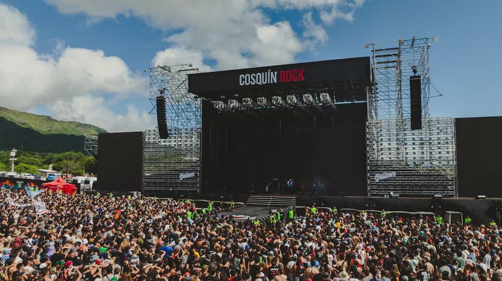 somosprende's tweet photo. NOS VOLVIMOS LOOCOOOS💥😎

Hicimos el primer stream de backstage desde el Cosquín Rock y fue increíble🙌🏻✨

En este hilo te contamos lo que vivimos el fin de semana en el #CR26 👇 https://t.co/0MFjeST1zF