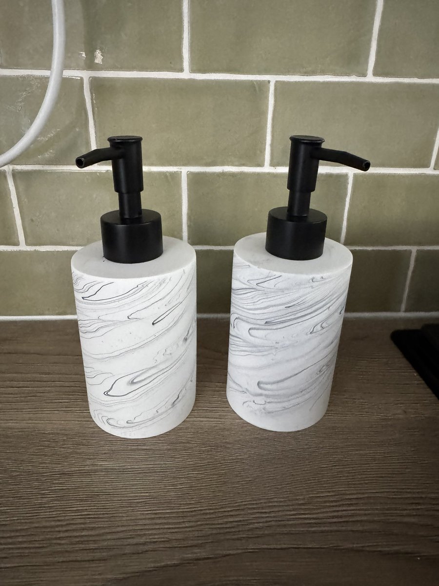 Carole Baker tweet media