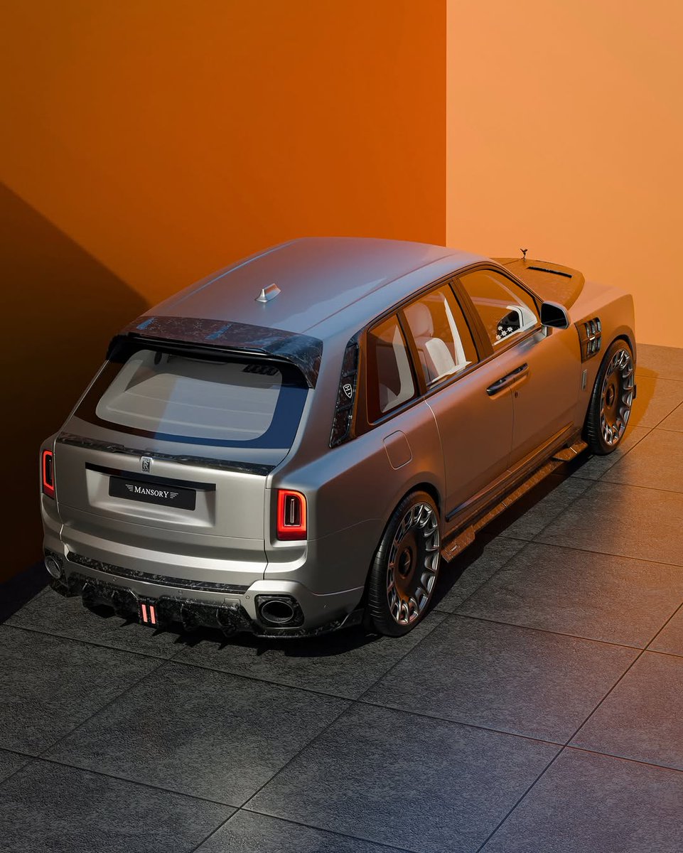 TheAutoHub's tweet photo. The MANSORY softkit for Rolls-Royce Cullinan II https://t.co/vPK9aZ2Nzu