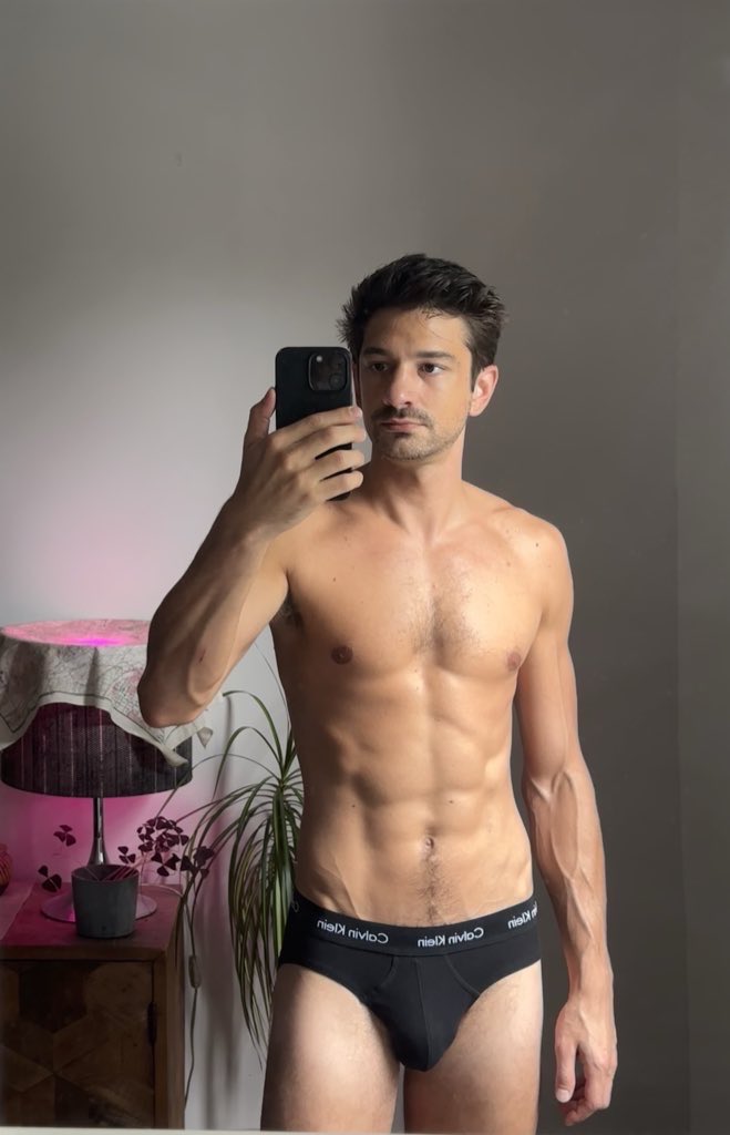 snarkbot tweet media