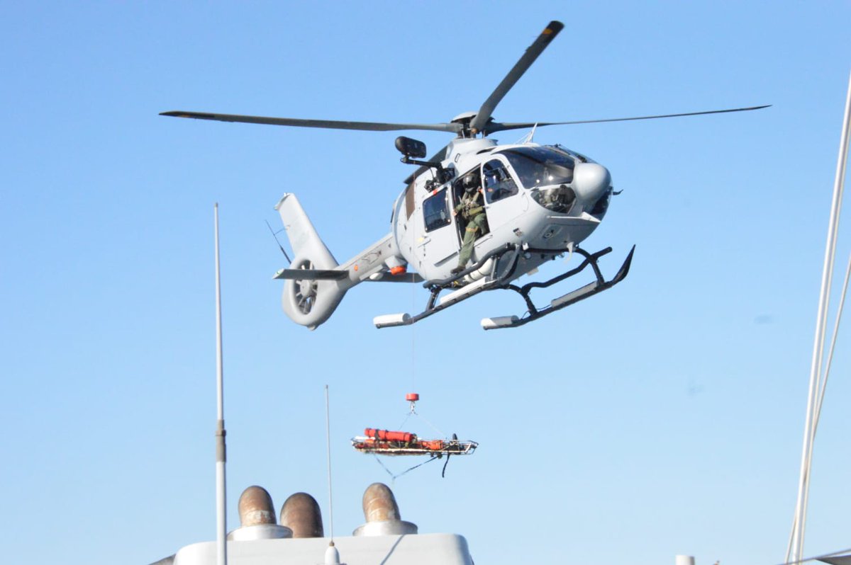 Armada_esp's tweet image. ⚓🚁Con la incorporación del H-135, la Armada refuerza su capacidad de apoyo logístico a los buques de la #Flota 

💪Más #versatilidad, rapidez y eficiencia para sostener las operaciones en la mar.

🌊Seguimos avanzando, preparados para todo.

#SomosLaArmada #Armada2050