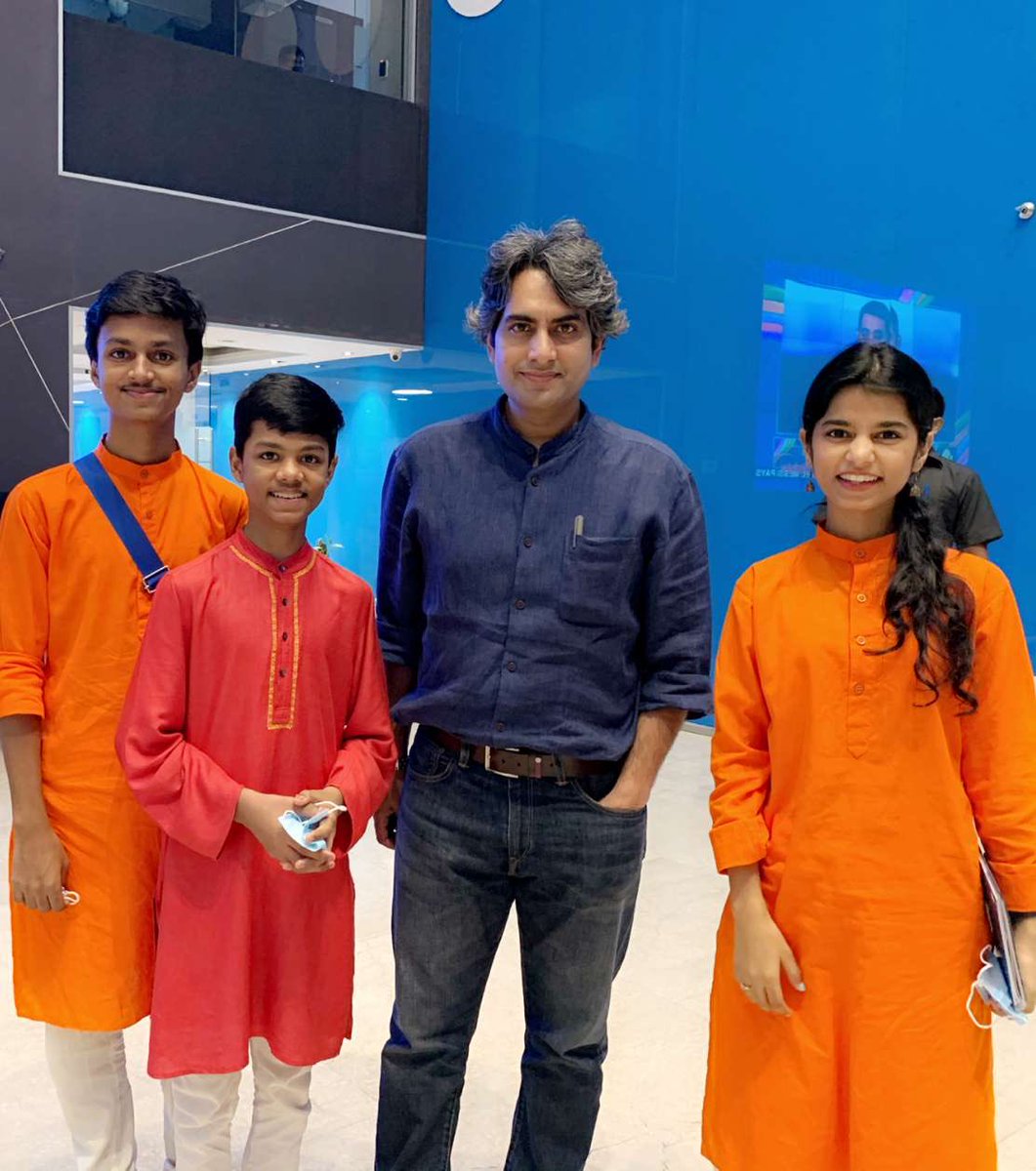 risshavthakur's tweet photo. Years ago we met him at Zee News Office . Recently , fate had other plans at Dehradun Airport. ✈️ Sharing a flight with the legendary @sudhirchaudhary  and having a heartfelt conversation — was a moment I’ll truly cherish. What a human being, what a mind. 🙏 https://t.co/B5CcKNpAOf