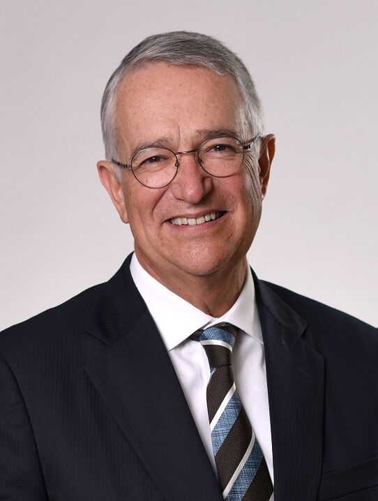 Cointelegraph's tweet photo. 🚨 NEW: Mexico’s third-richest man Ricardo Salinas says he was defrauded in a $150M stock-backed loan tied to a $400M Bitcoin bet. 

Alleging his pledged shares were sold without consent, per FT. https://t.co/51hxxQ7dgr