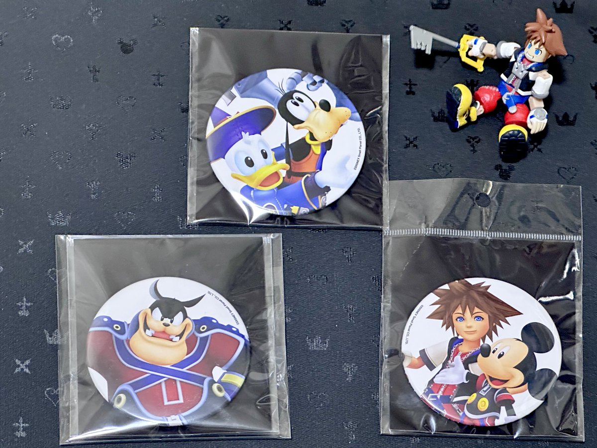 昔発売した缶バッジらしいのですが、再販してて最近ゲットしました！ 5