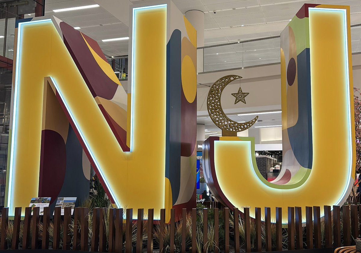 Newark Terminal A ⭐️⭐️⭐️⭐️⭐️ tweet media