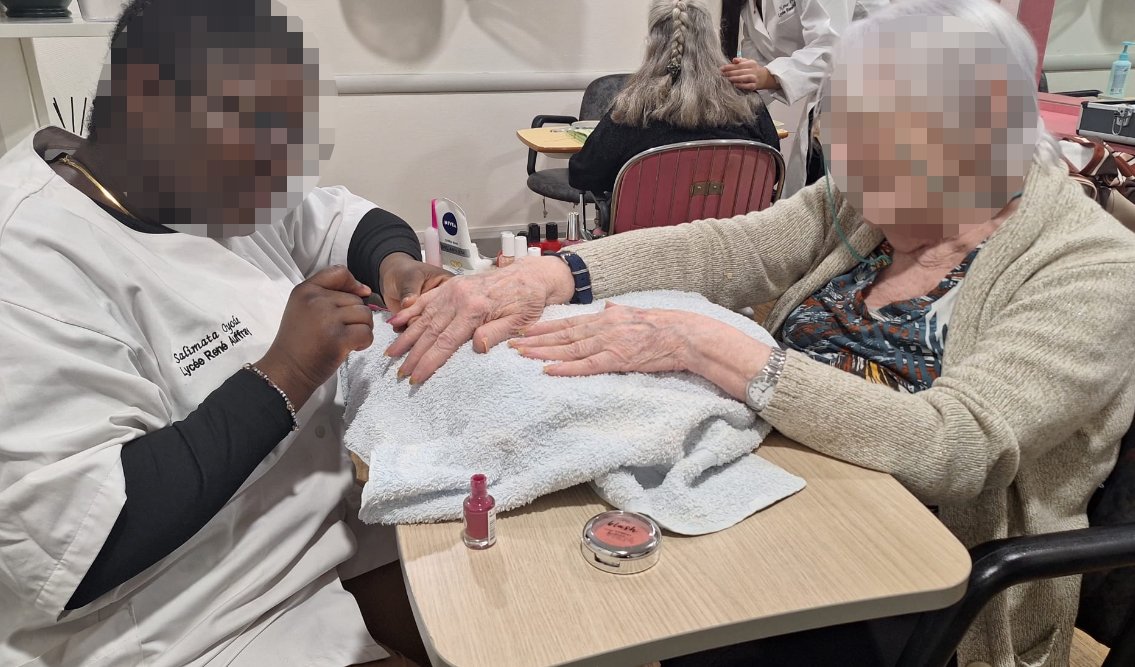 proviseur du lycee Auffray tweet media