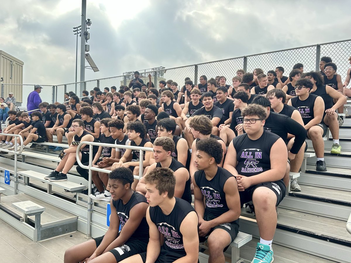 btex0127's tweet photo. We are CR!!! support all our programs. Football out supporting softball, build the culture https://t.co/U86XLjPbog