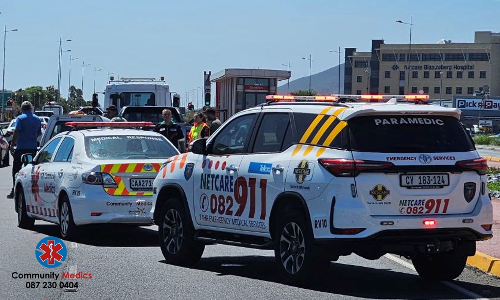 _ArriveAlive's tweet photo. Two vehicles collided earlier on the R27, near Sandown Road

https://t.co/CMqJ2NlPLI

#ArriveAlive #RearEndCrash #CommunityMedics https://t.co/C8oLZPeOCb