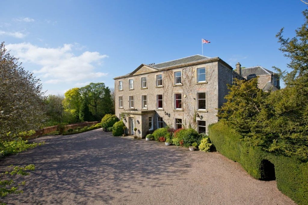 TheHolidayCots's tweet image. 🌲 🏰 Kippilaw House 🏰 🌲

This fabulous dream mansion is set in a wonderfully private location, secluded by its own enchanting woodland and offering guests a truly peaceful escape. 🌿

🛏️ Sleeps 40
theholidaycottages.co.uk/scottish-borde…

#KippilawHouse #Melrose #ScottishBorders #LuxuryStay