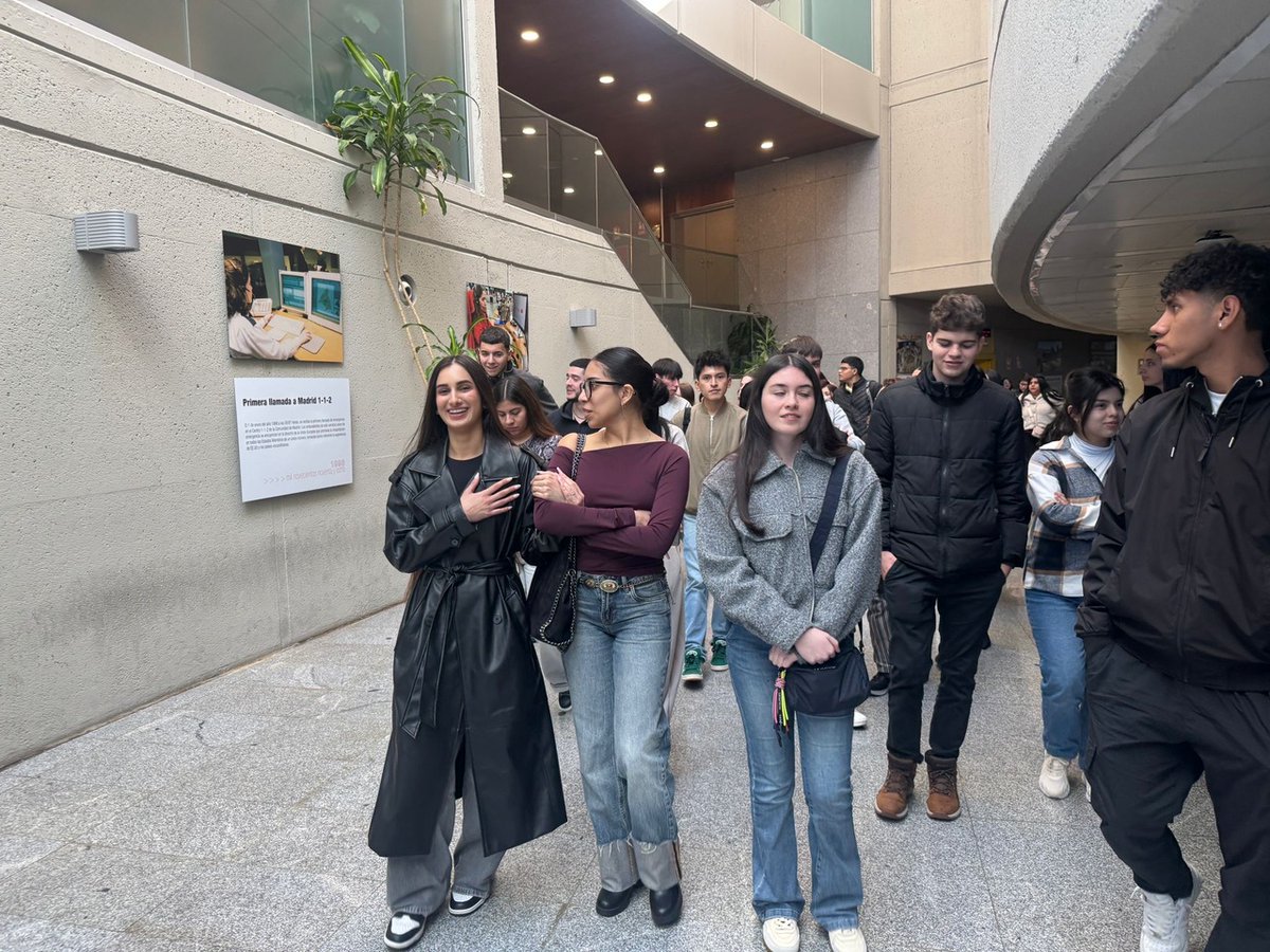 🙋🏻‍♀️ Seguimos recibiendo #Visitas112.

👩‍🎓 Hoy le ha tocado el turno a los alumnos de FP de TCAE e Higiene Bucodental de <a href="/EssaeFormacion/">ESSAE Formación</a> en Las Tablas (Madrid).

🚨 Han conocido la labor que desempeñan los distintos organismos de emergencias y la Sala de #Madrid112.

#ASEM112