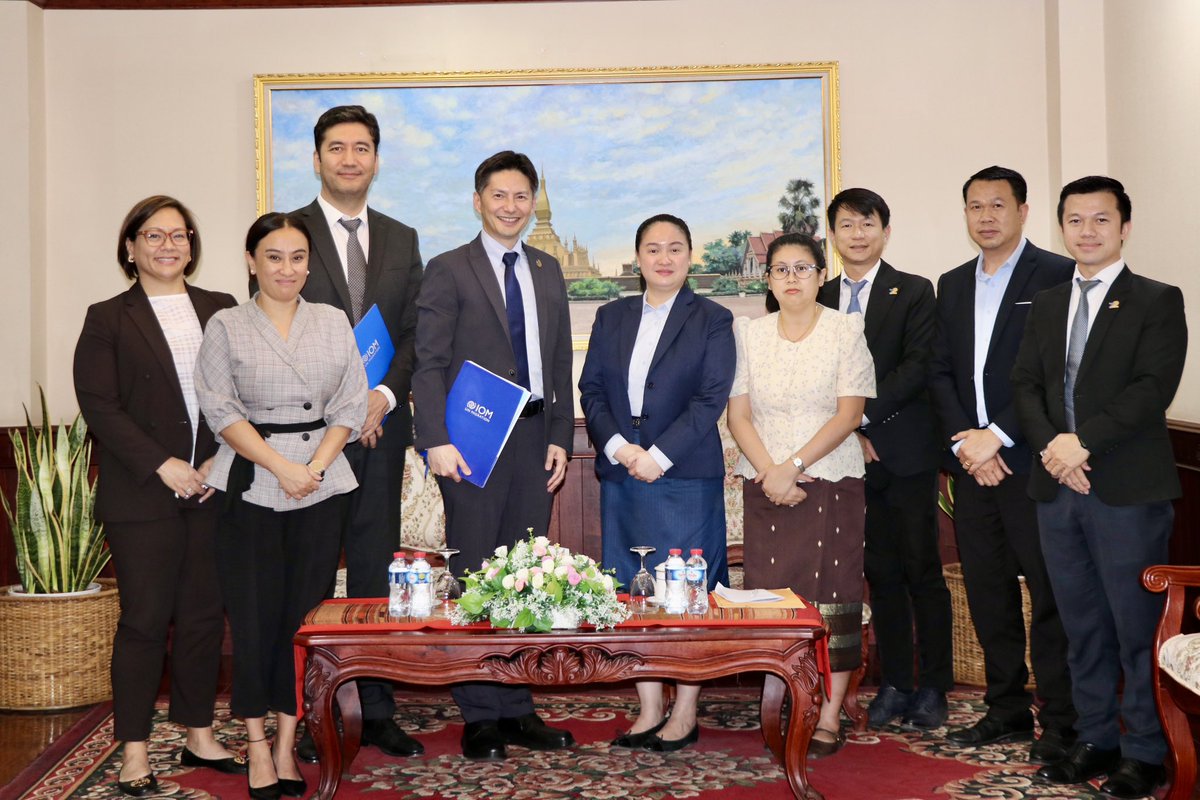 iori_IOM's tweet photo. Delighted to visit 🇱🇦#LaoPDR again and meet with Hon. Director-General of Ministry of Foreign Affairs, Ms. Moukdavanh Sisoulith.
Grateful to our discussion on advancing #Laos-@UNmigration partnership for #NSEDP achievement and safe, orderly, and regular human mobility #GCM. https://t.co/SpehzVNHej