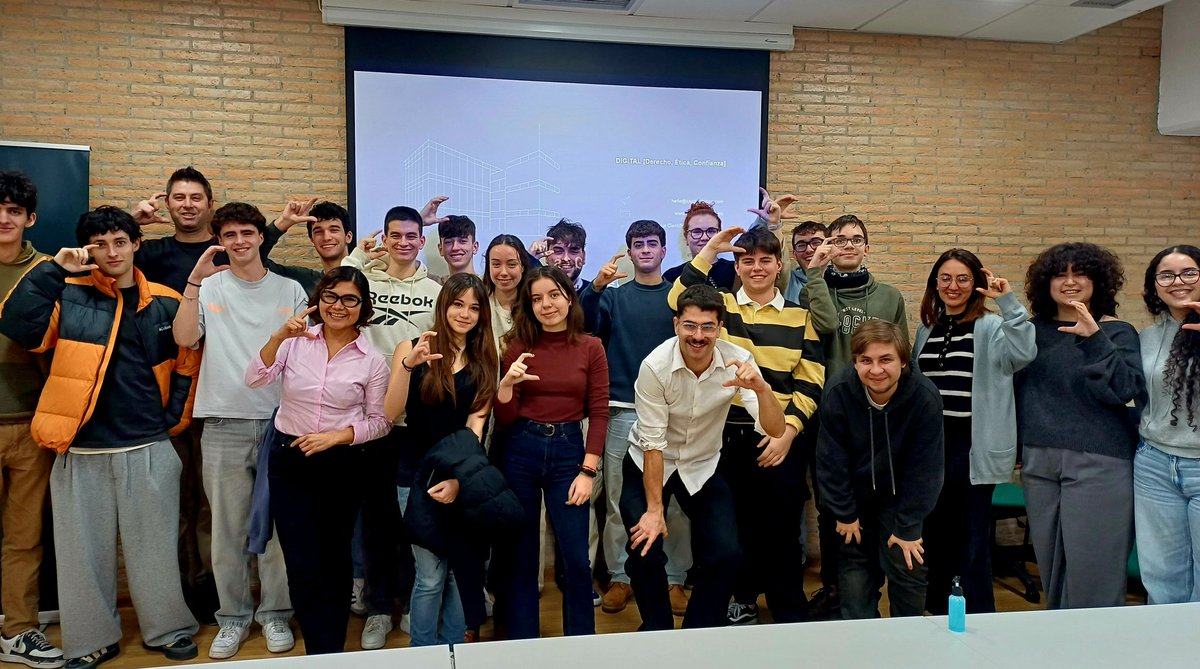 Kike Riesgo tweet media