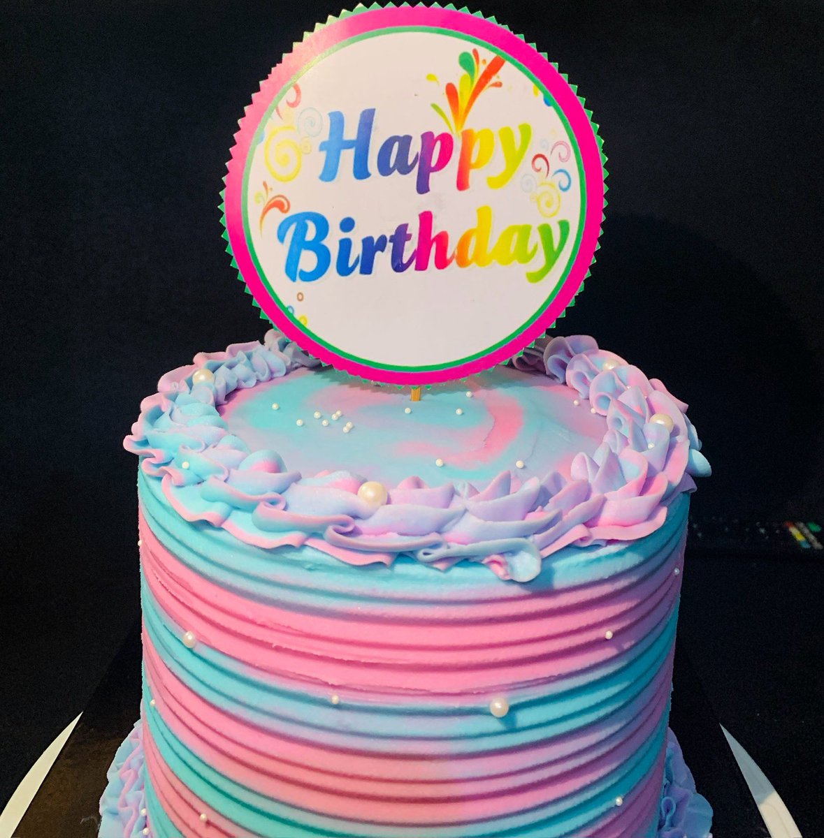 Larabaa55's tweet photo. Warning: This cake didn’t come to play… it came to steal hearts 😍🎂✨
Its so beautifullllllllllllllll
Dont forget to follow and patronize me🥹❤️
#mirabel #verydarkman #Afang #ICPC #30million #follow https://t.co/j3bUHoaf2x