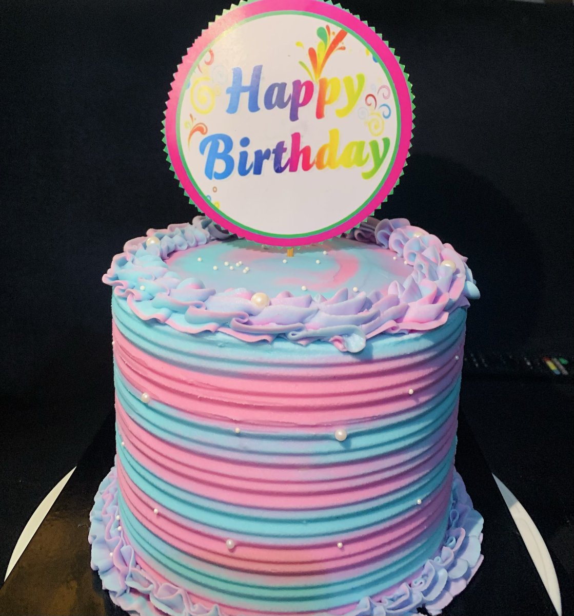Larabaa55's tweet photo. Warning: This cake didn’t come to play… it came to steal hearts 😍🎂✨
Its so beautifullllllllllllllll
Dont forget to follow and patronize me🥹❤️
#mirabel #verydarkman #Afang #ICPC #30million #follow https://t.co/j3bUHoaf2x